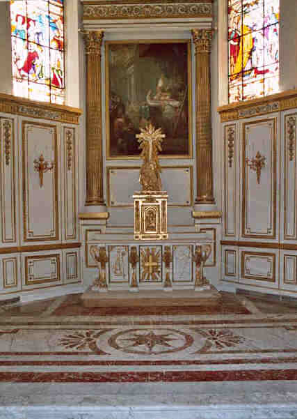 Le sanctuaire  la fin des travaux, avant la pose du mobilier liturgique